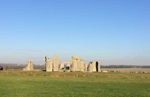 Private Full Day tour of Windsor and Stonehenge from London