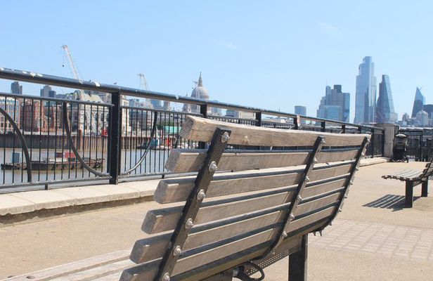Classic Rom-Com London Walking Tour