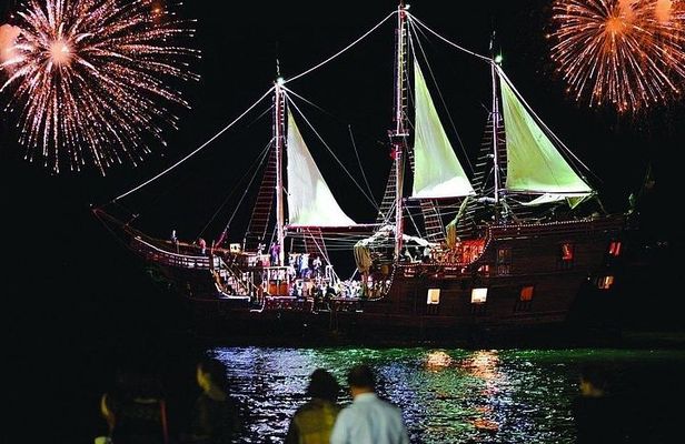 Pirate Show and Dinner on a Cruise in Puerto Vallarta