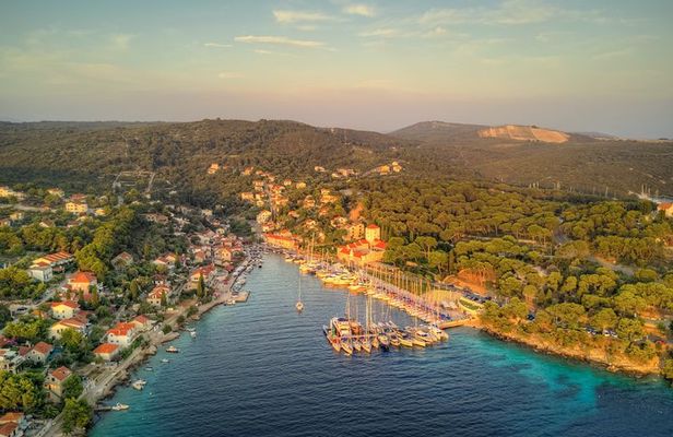 Blue Lagoon & Maslinica Half Day Small Group Tour from Trogir