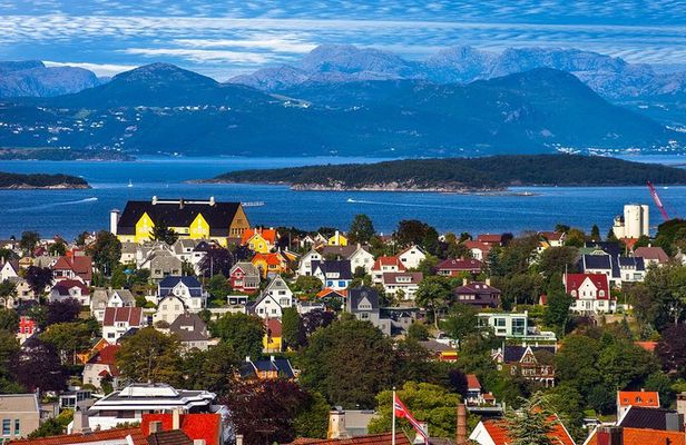 An amazing guided private walking tour of Stavanger.