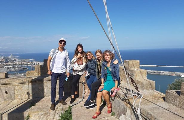 Barcelona Best Views: Old Town, Cable Car and Montjuic Castle
