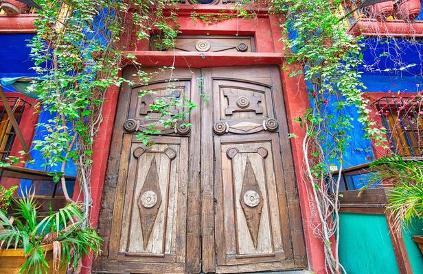 Majestic Walking Tour in Monterrey with Historic Sights