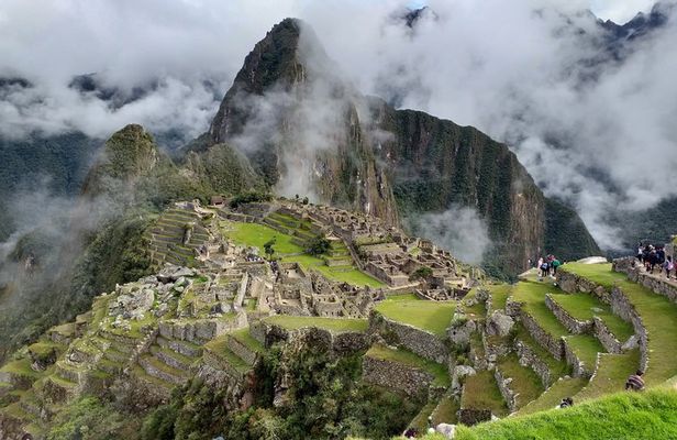 Perú tour in 10 days starting upon arrival to Arequipa quiet city