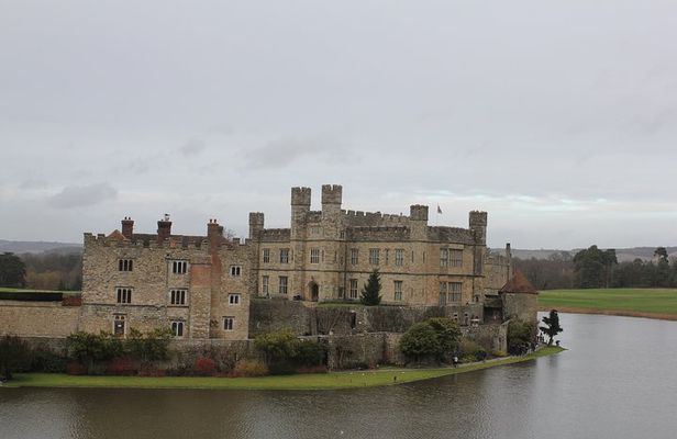 Canterbury Cathedral, Leeds Castle and Dover Castle Private Tour