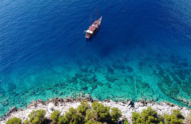 Athens Day Cruise: 3 Islands Tour in the Saronic Gulf with Lunch