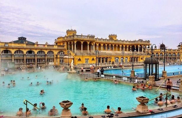 Private 4 Hours Budapest city tour and 3 hours Széchenyi thermal spa relax
