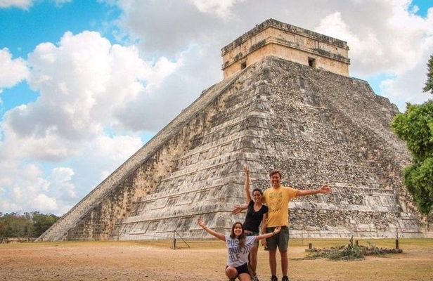 Chichen Itzá Full-Day Tour with Cenote Experience and Meals