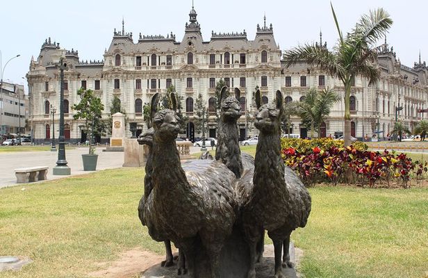 Lima City Tour & Catacombs + Pachacamac Pyramids (Small Group)
