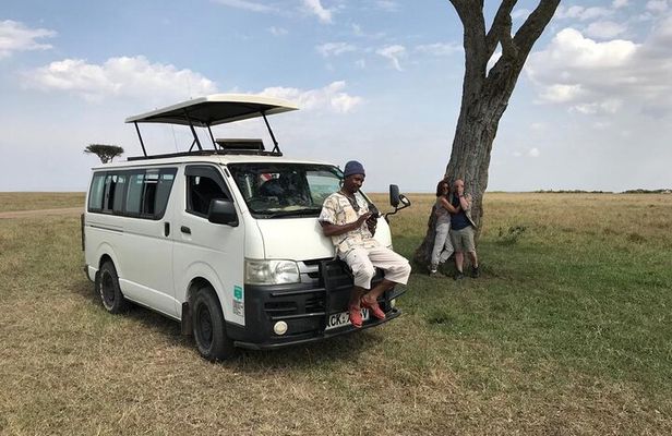 Hire Tour Van for Game Drive From Nairobi