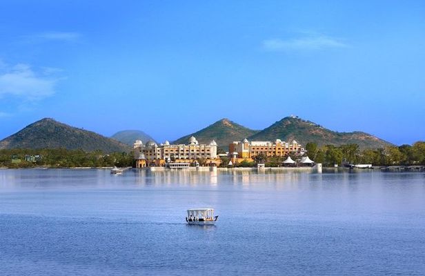 Private Full Day Udaipur City Tour (All-Inclusive)