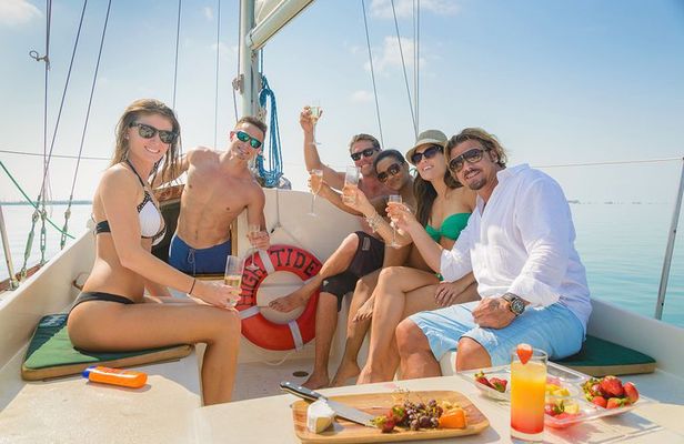 Private 90-Minute Harbor Sailing Charter in Key West