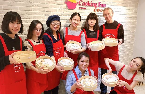 Xiao Long Bao, Chicken vermicelli with mushroom and sesame oil, Tofu strips salad, Bubble milk tea. Taiwan Traditional Delicacies Experience-A (Taipei Cooking Class)