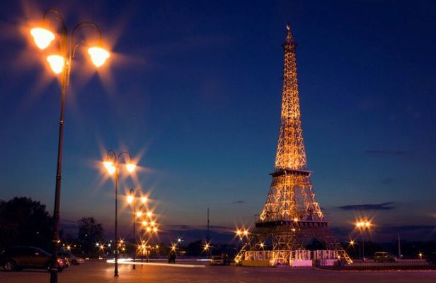 Romantic Kharkiv by Night Tour