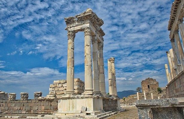 Pergamon Tour from Izmir City by Khalid