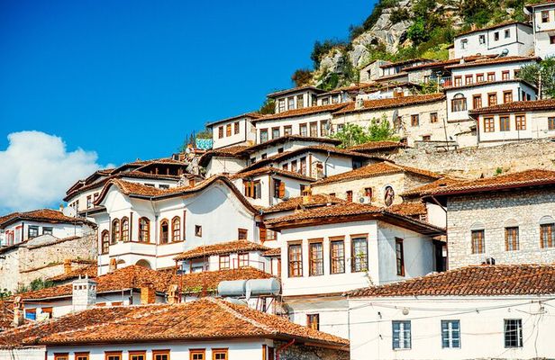 Walking tour Berat