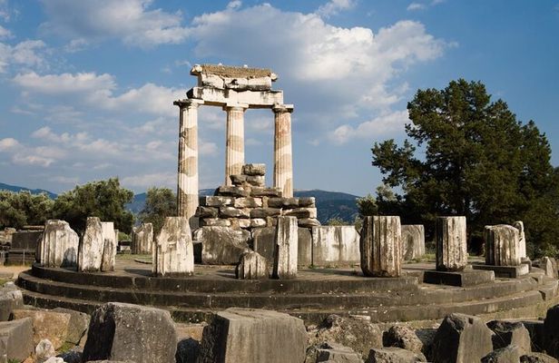 Delphi and Arachova full day touring experience