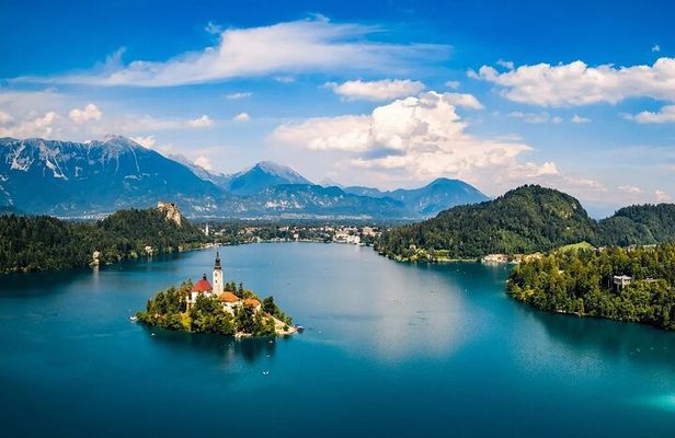 An amazing journey to Ljubljana capital city and marvelous Lake Bled