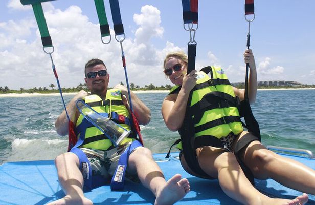 Parasailing and Speedboat Tour in Cancun