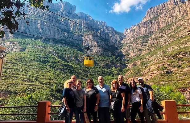 Sagrada Familia & Montserrat Small Group Tour with Hotel pick-up