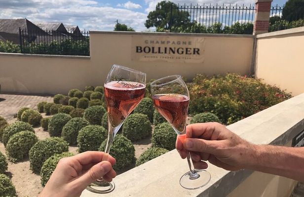 Epernay and Vineyards with Champagne Tasting
