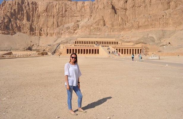 4 nights luxor and Aswan Nile cruise with hot air balloon,abu simbel from luxor