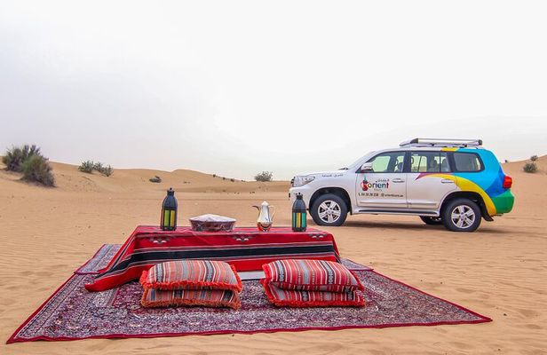 Dubai Private Premium Desert Safari with BBQ Dinner in 4WD