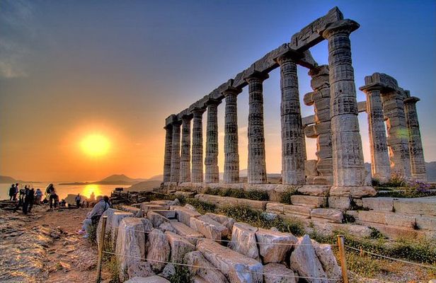 Temple of Poseidon sunset @ Cape Sounio (And dinner time)