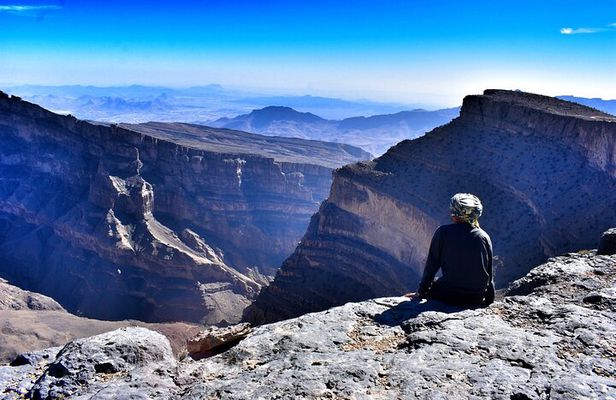 Oman Grand Canyon, Jebel Shams & Nizwa Full Day Tour
