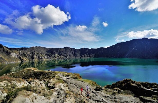 Trekking the Quilotoa Crater Lake
