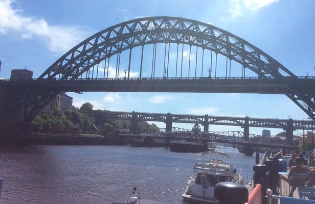 Newcastle Upon Tyne Day Walking Tour (Toon Tours!!)