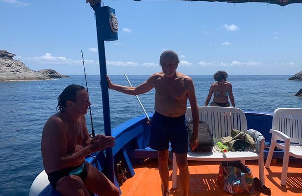 Boat tour in Ponza and Palmarola with a fisherman with lunch 