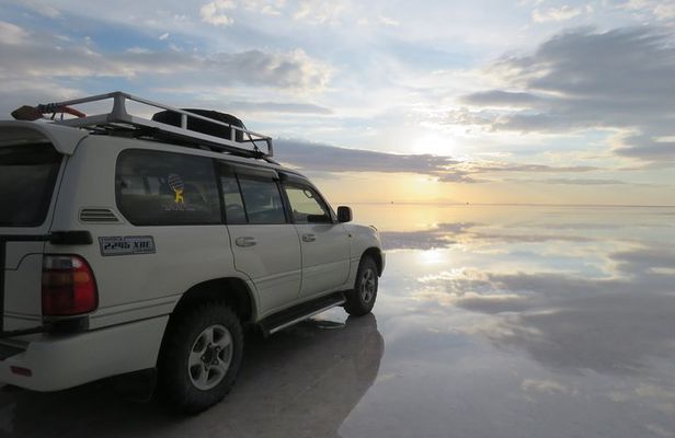 Spectacular Sunset in Uyuni Salt Flats from Uyuni