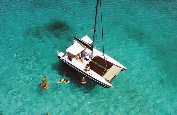 Barbados Catamaran Snorkel Cruise with Open Bar