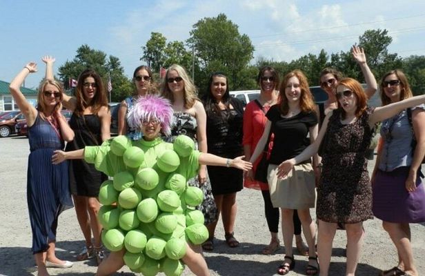 Relaxing Afternoon Wine Tour through Niagara's Wine Country