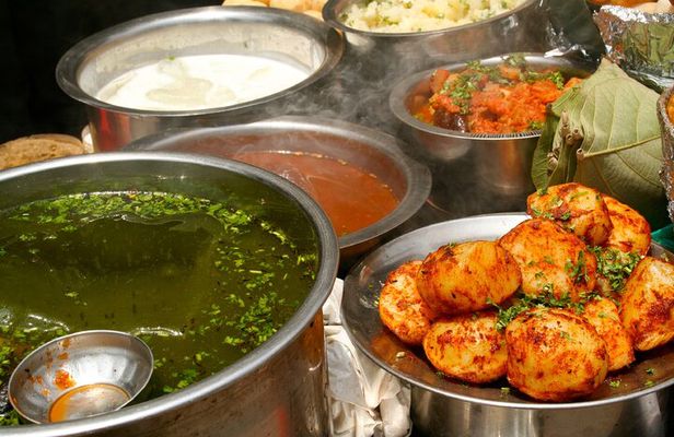 Madurai Street Food Crawl (2 Hours Guided Food Tasting Tour)