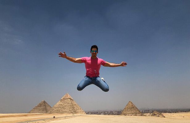 Pyramids of Giza and Great Sphinx Half-Day Private Tour