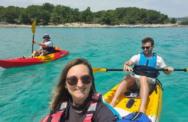 Guided kayaking tour to Pakleni islands