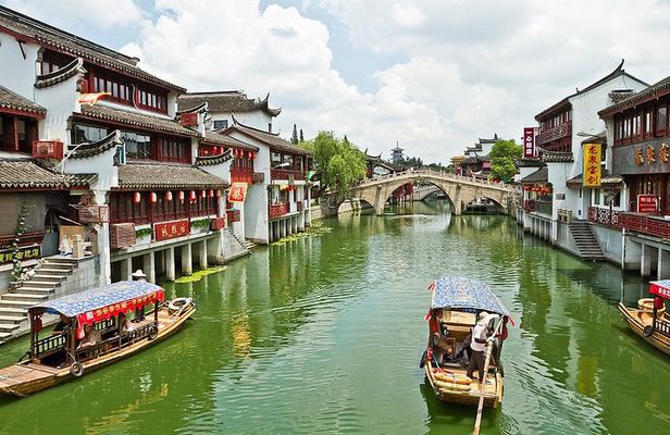 4-Hour Qibao Ancient Water Town Private Tour with Metro Experience