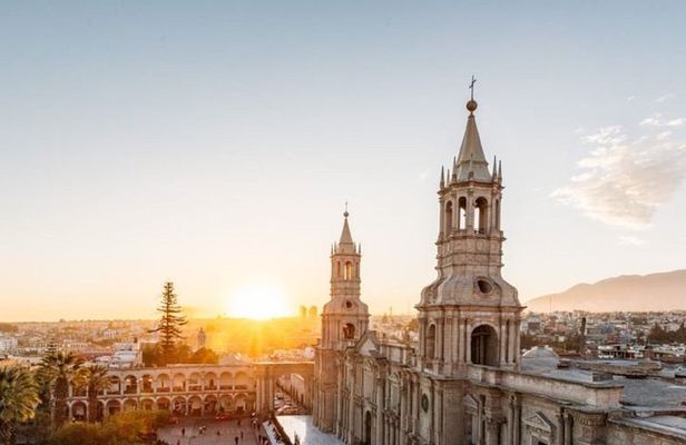 Essential Arequipa and Colca Canyon Tour Package