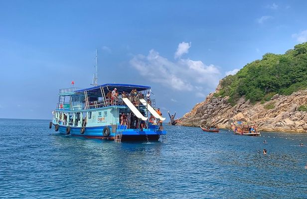 Snorkel Trip to Koh Nangyuan and Bays of Koh Tao By The Oxygen