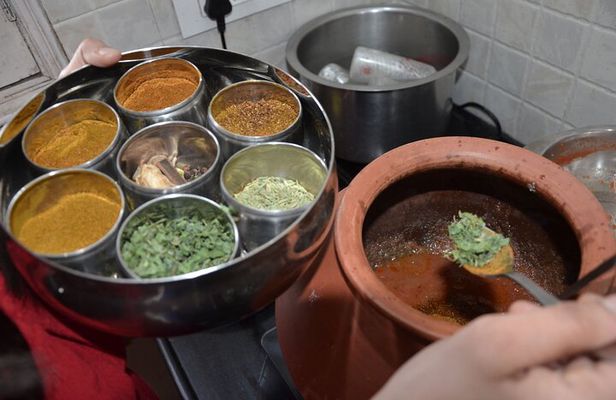 Vegetarian Rajasthani Cooking Class with a Local in Jaipur
