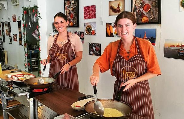 Thai Cooking Class with Market Tour in Phuket by VJ