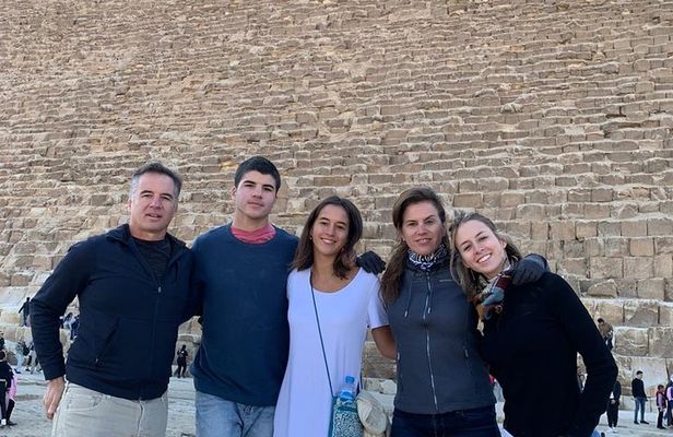8-Hour Private Tour of Giza Pyramids, Memphis, Sakkara and Dahshur with Lunch