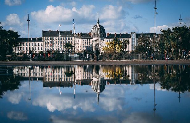 Explore Nantes in 60 minutes with a Local