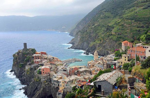 Private Tour of Cinque Terre's Wine tasting with a local