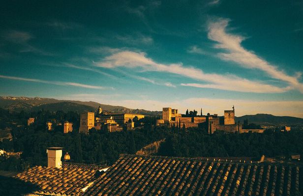Private Tour to The Alhambra with Nasrid Palaces in Granada