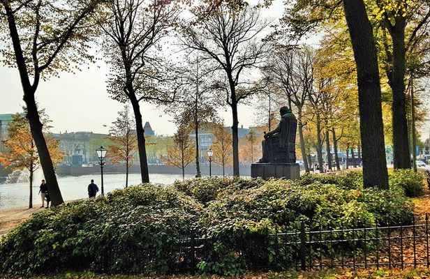 Explore The Hague in 60 minutes with a Local