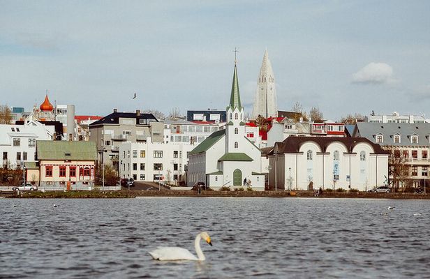 Explore Reykjavik in 60 minutes with a Local