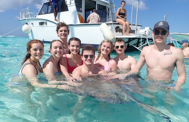Starfish Point, Stingray City & Coral Garden (3-STOP Adventure)